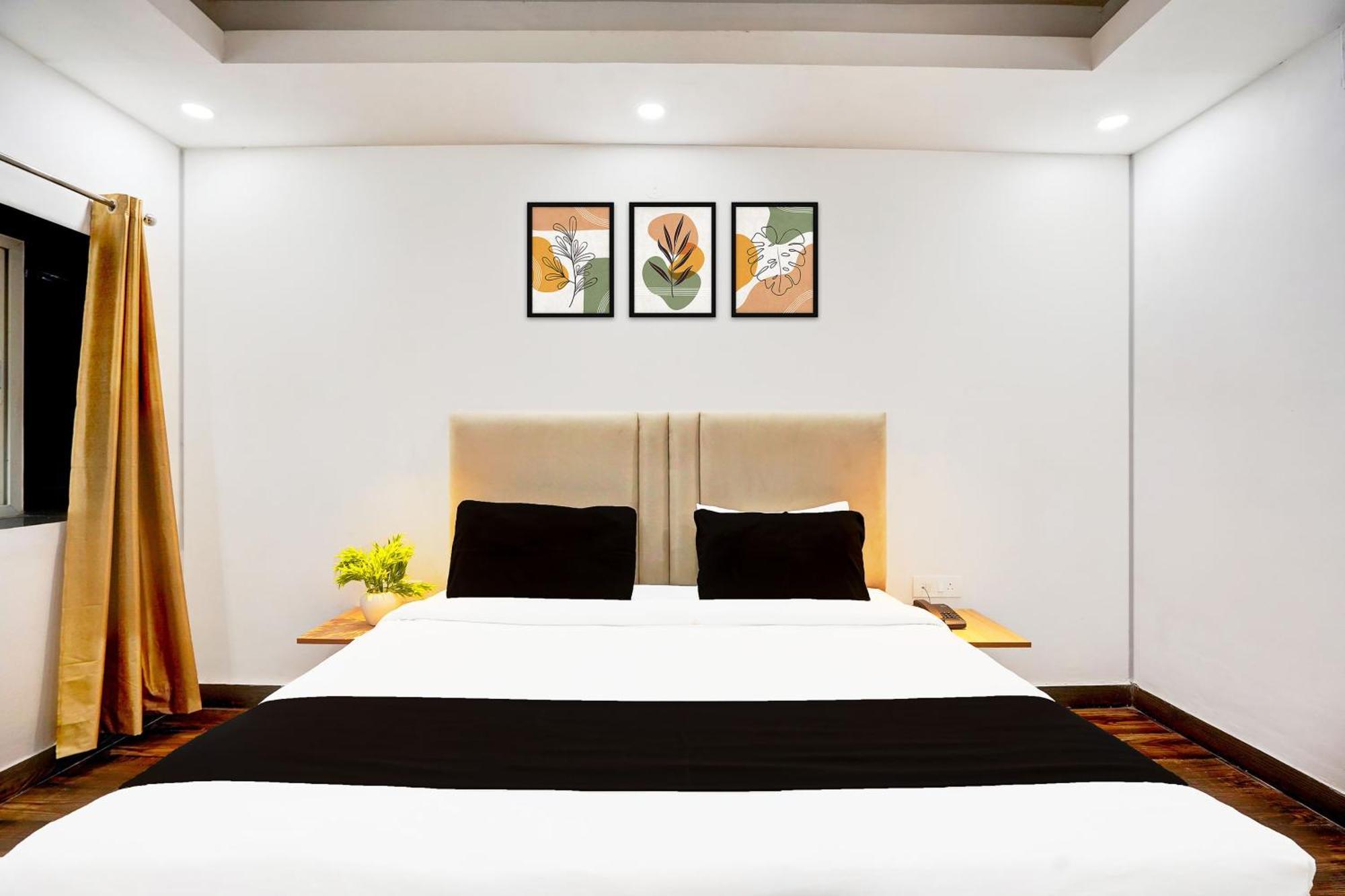 Отель Super Townhouse Sector 104 Нойда Экстерьер фото